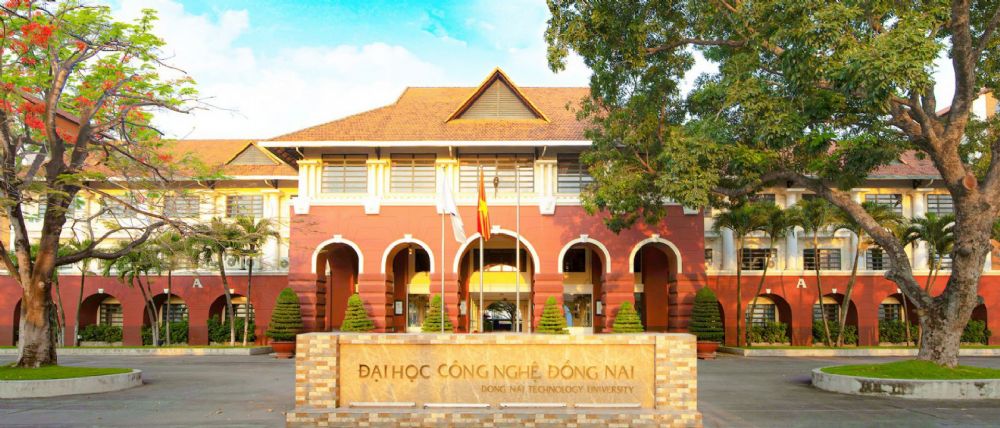 Bế mạc khảo sát chính thức đánh giá ngoài chu kỳ 2 Trường Đại học Công nghệ Đồng Nai
